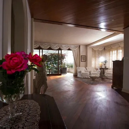In Signori Apartment Desenzano del Garda